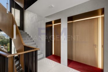 3 Bedrooms Flat, Custom built flat