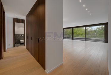 3 Bedrooms Flat, Custom built flat