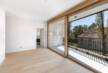 3 Bedrooms Flat, Custom built flat