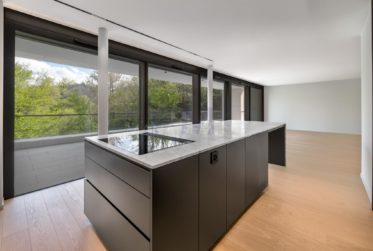 3 Bedrooms Flat, Custom built flat