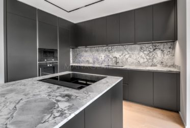 3 Bedrooms Flat, Custom built flat