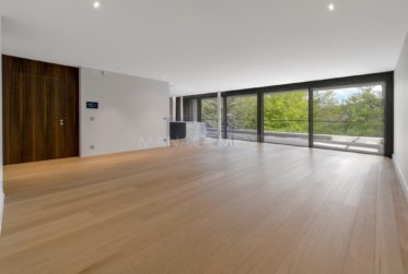 3 Bedrooms Flat, Custom built flat