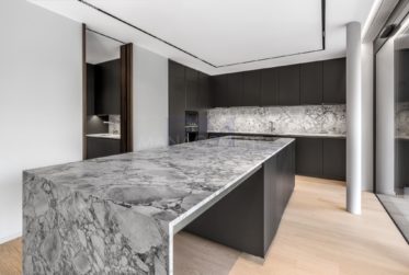 3 Bedrooms Flat, Custom built flat