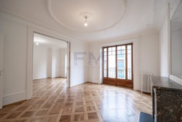 2 Bedrooms Flat