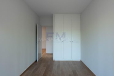 4 Bedrooms Flat