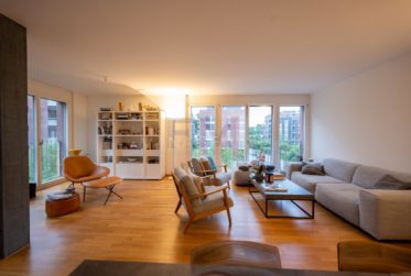 Malagnou, 4 pièces, au 1er étage avec loggia, env 110m2