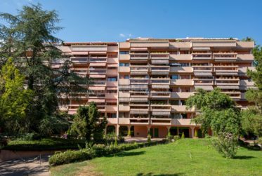 4 Bedrooms Flat