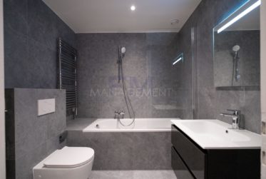 2 Bedrooms Flat