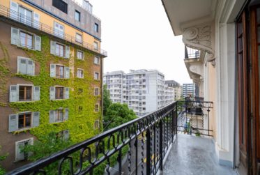 2 Bedrooms Flat