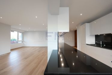 4 Bedrooms Flat