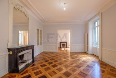 Bd des Tranchées, 9 pièces,en Rez-jardin, env. 310m2