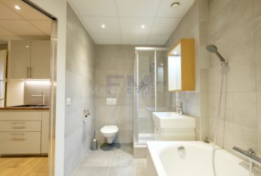 Bd des Tranchées, 9 pièces,en Rez-jardin, env. 310m2
