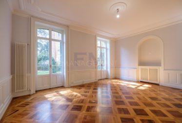 Bd des Tranchées, 9 pièces,en Rez-jardin, env. 310m2