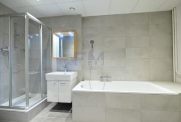 Bd des Tranchées, 9 pièces,en Rez-jardin, env. 310m2