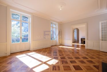 Bd des Tranchées, 9 pièces,en Rez-jardin, env. 310m2