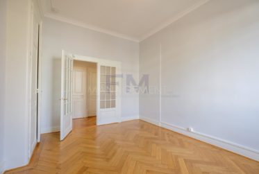 Bd des Tranchées, 9 pièces,en Rez-jardin, env. 310m2