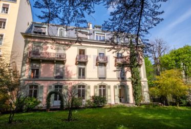 Bd des Tranchées, 9 pièces,en Rez-jardin, env. 310m2