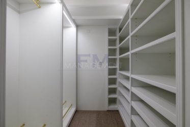 Bd des Tranchées, 9 pièces,en Rez-jardin, env. 310m2