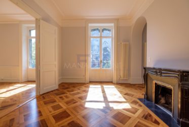 Bd des Tranchées, 9 pièces,en Rez-jardin, env. 310m2