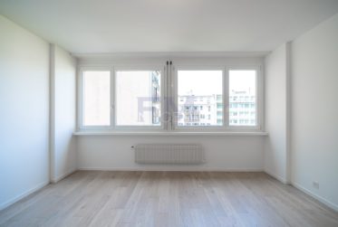 3 Bedrooms Flat