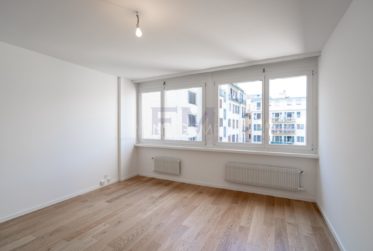 3 Bedrooms Flat