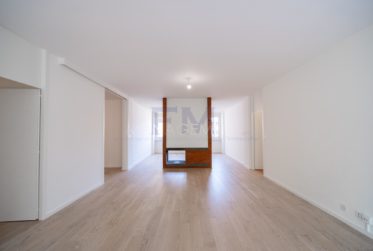 3 Bedrooms Flat