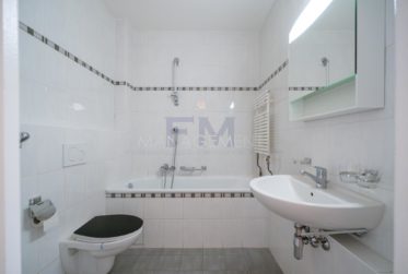 1 Bedrooms Flat