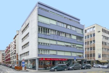 Rue des Eaux-Vives, 4,5 pièces au 1er étage