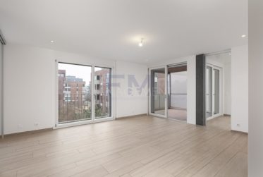 5 Bedrooms Flat