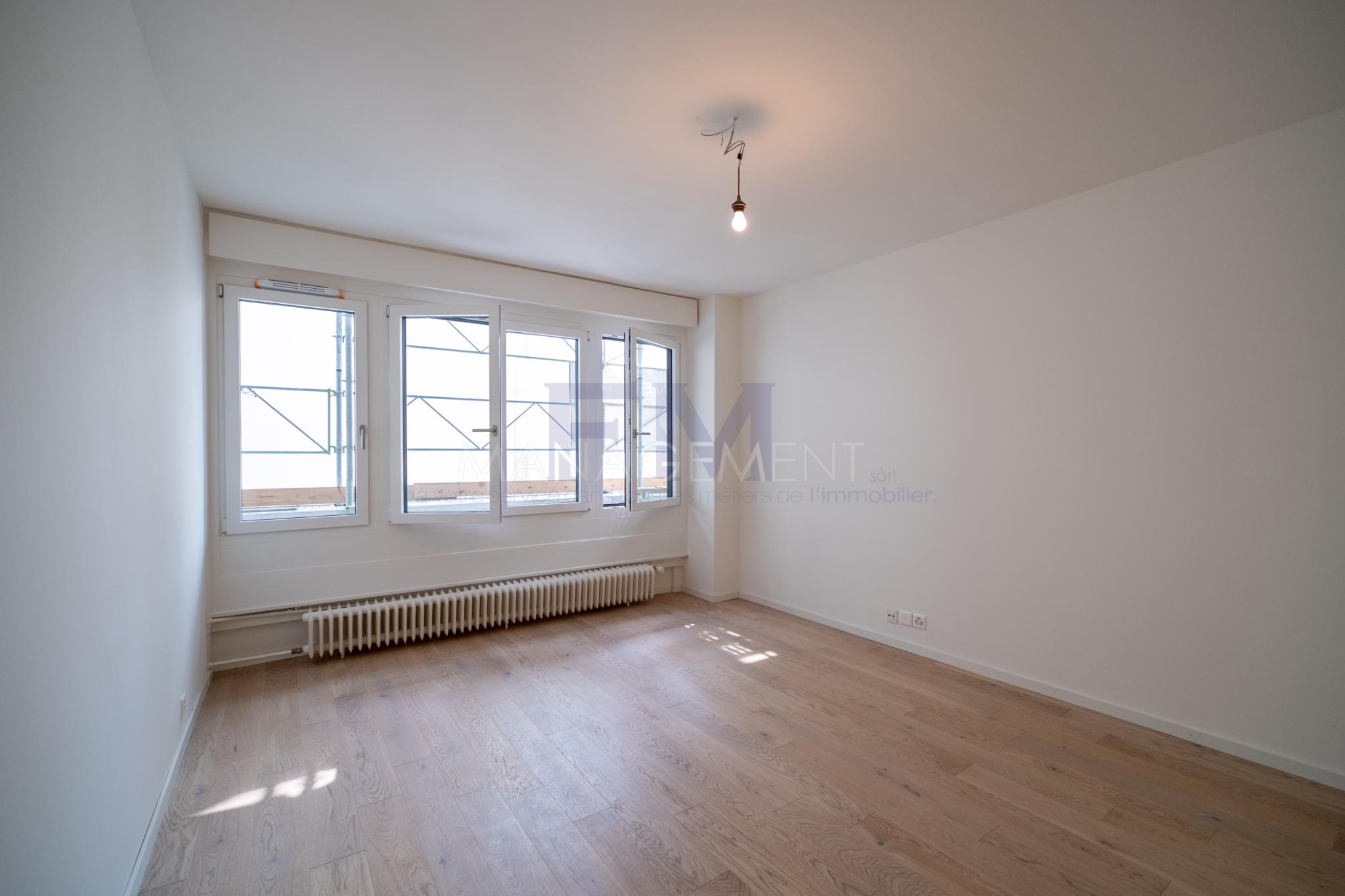 2 Bedrooms Flat