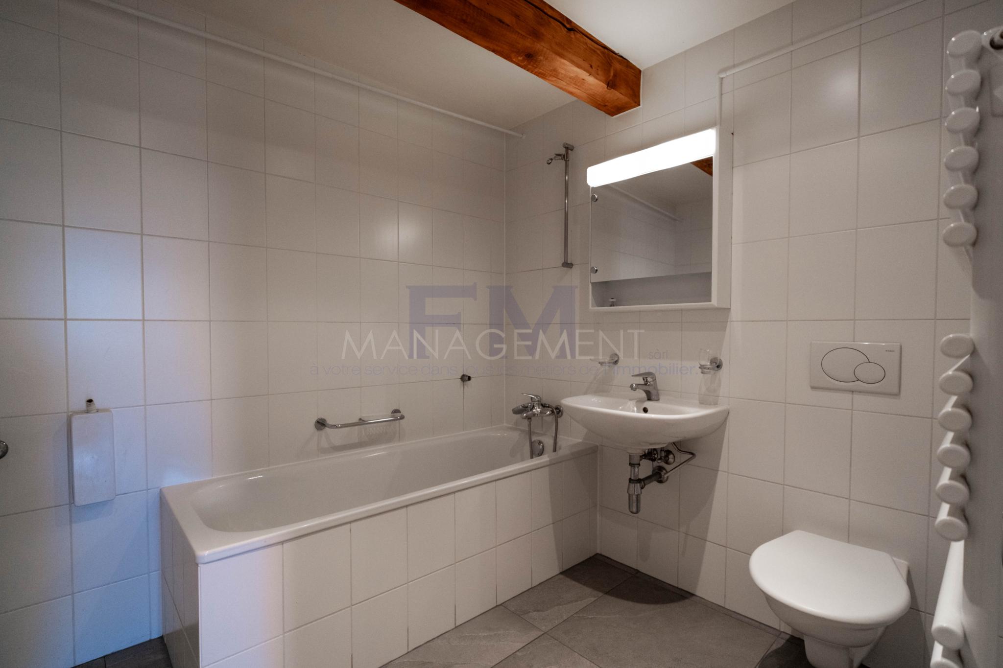 2 Bedrooms Flat