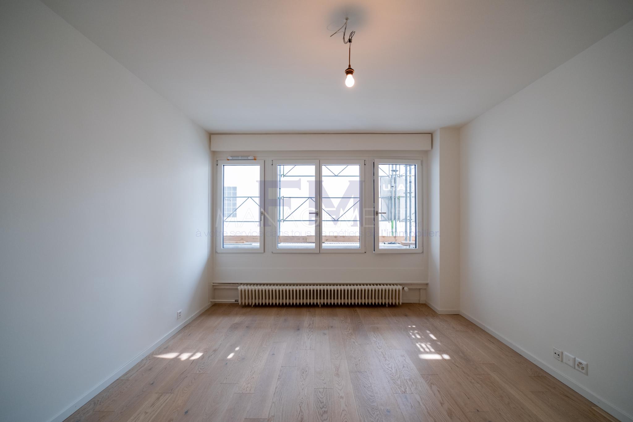 2 Bedrooms Flat