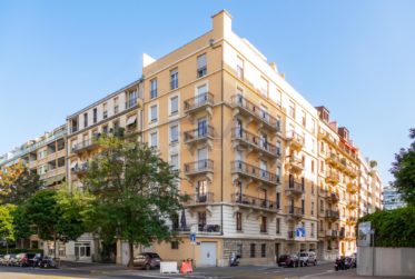 2 Bedrooms Flat