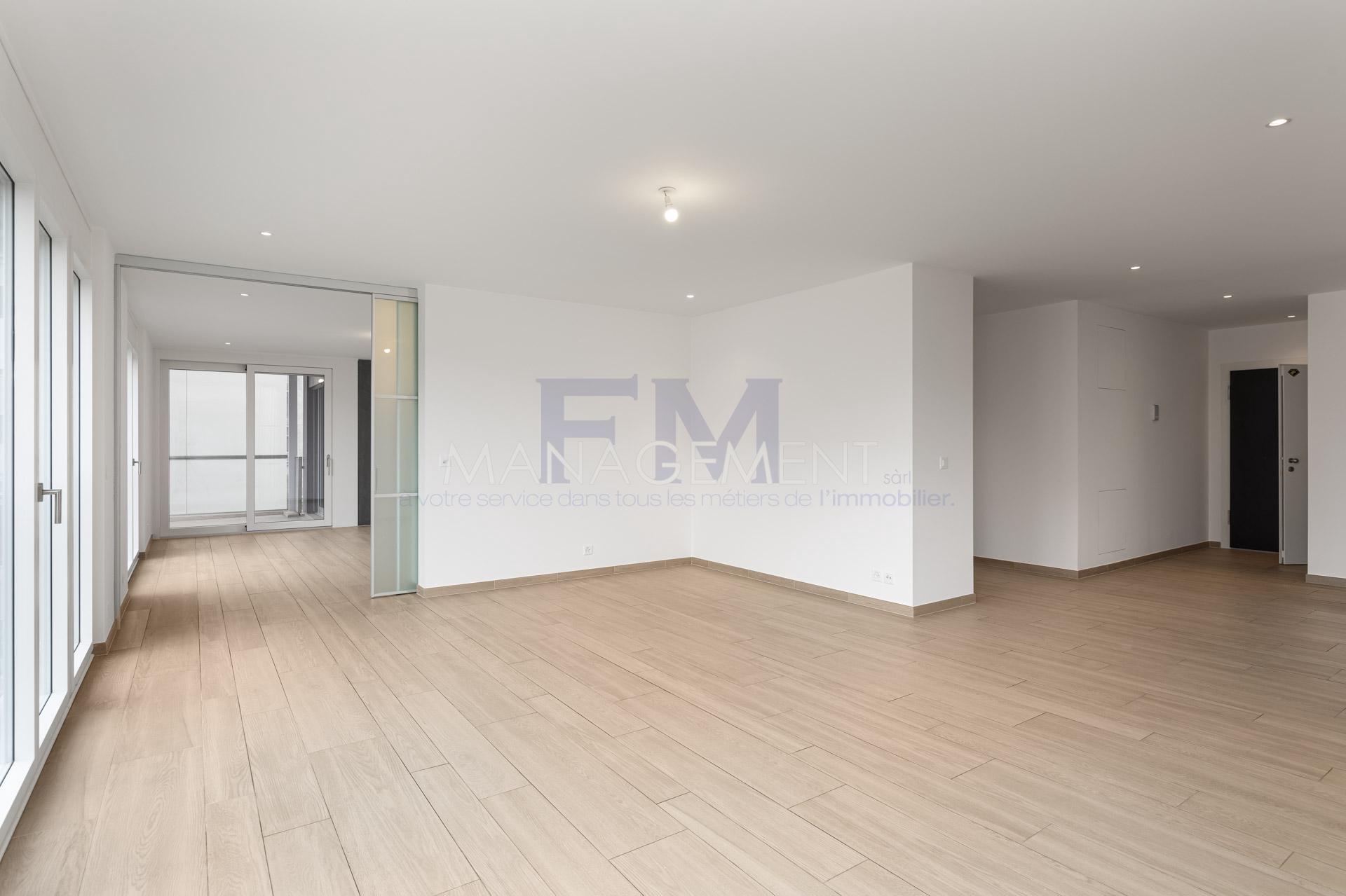 5 Bedrooms Flat
