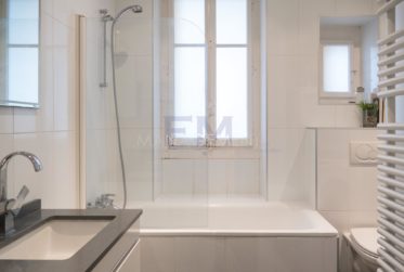 2 Bedrooms Flat