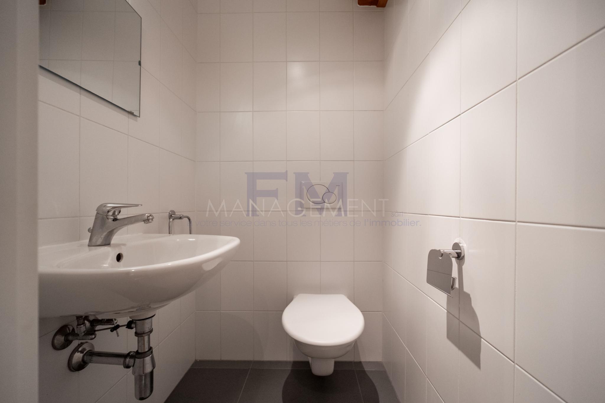2 Bedrooms Flat
