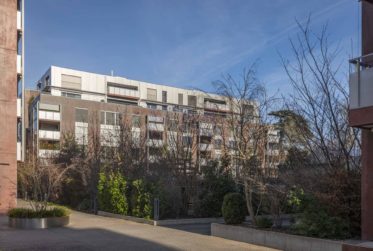5 Bedrooms Flat