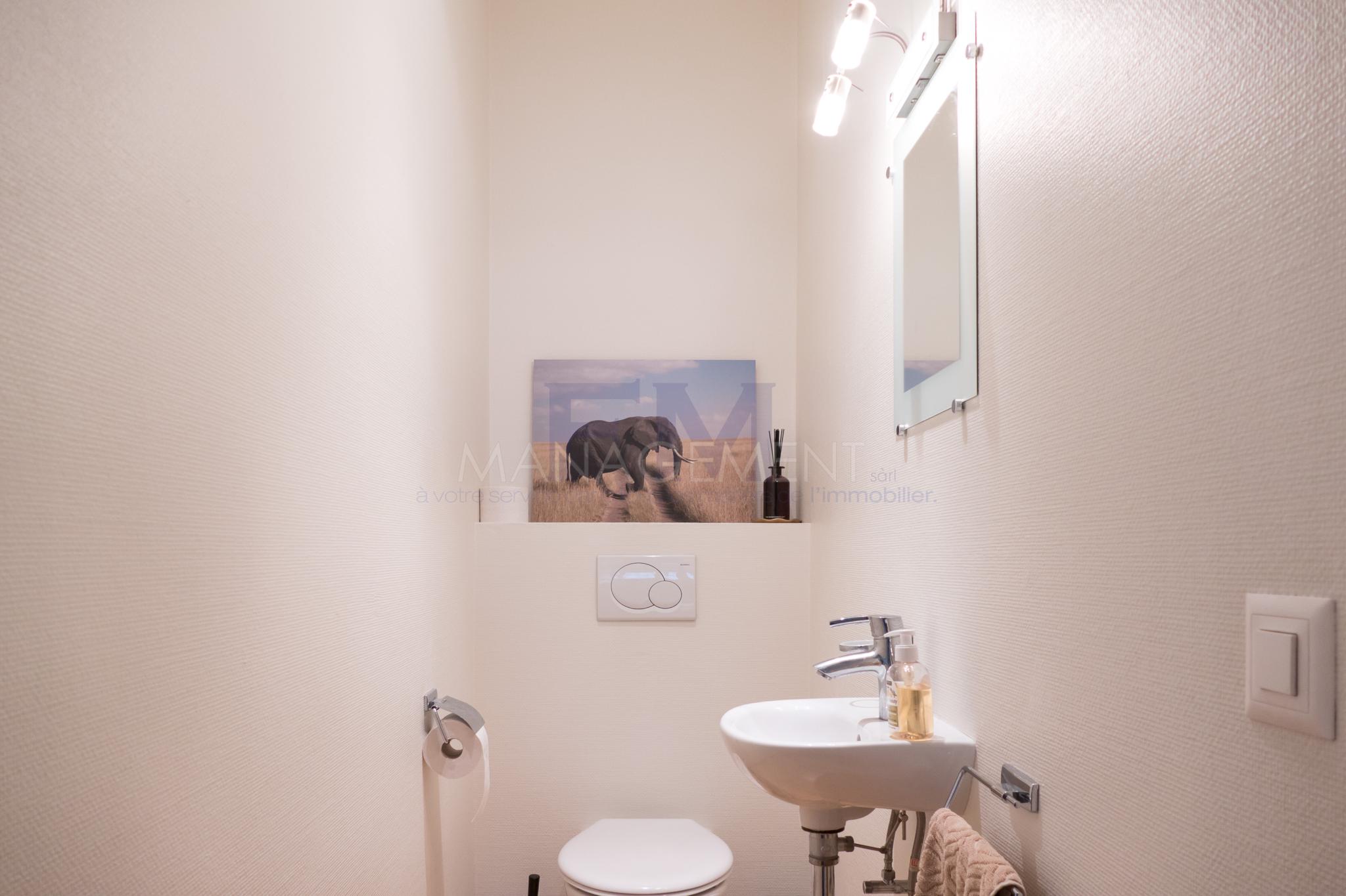 2 Bedrooms Flat