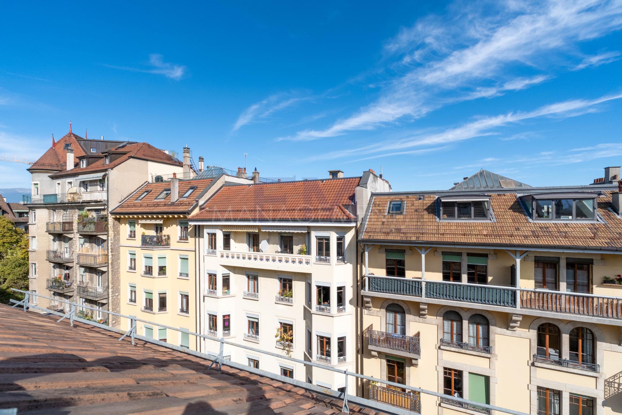 2 Bedrooms Flat
