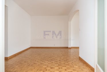 2 Bedrooms Flat