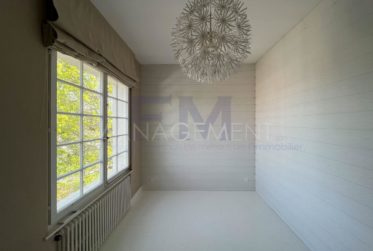 Ch. de Marclay, Vandoeuvres, villa ind., 9 pcs, env. 350 m2