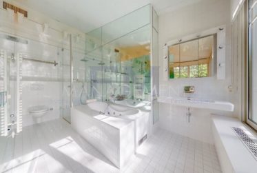 Ch. de Marclay, Vandoeuvres, villa ind., 9 pcs, env. 350 m2