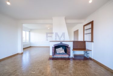 Meyrin - Av de Vaudagne - 5 pièces au 6ème étage, env 125m2