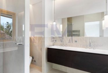 3 Bedrooms Flat, Custom built flat