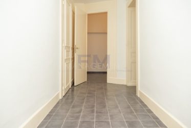 Centre Ville - Bd Helvétique 15 - 3 pièces au rez, env. 80m2