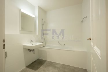 Rue Jean-Gabriel Eynard - 3,5 pièces d'env. 76 m² au 2ème étage