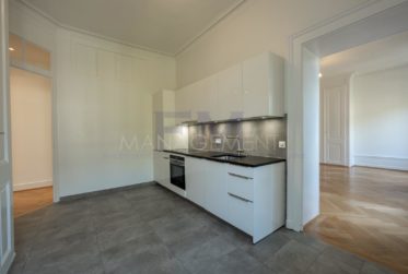 Rue Jean-Gabriel Eynard - 3,5 pièces d'env. 76 m² au 2ème étage