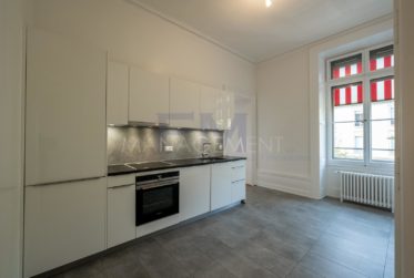 Rue Jean-Gabriel Eynard - 3,5 pièces d'env. 76 m² au 2ème étage