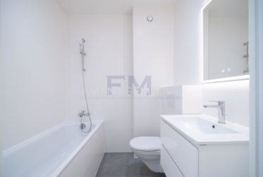 3 Bedrooms Flat