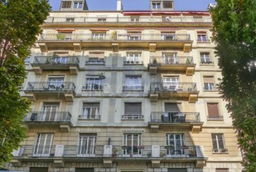 3 Bedrooms Flat